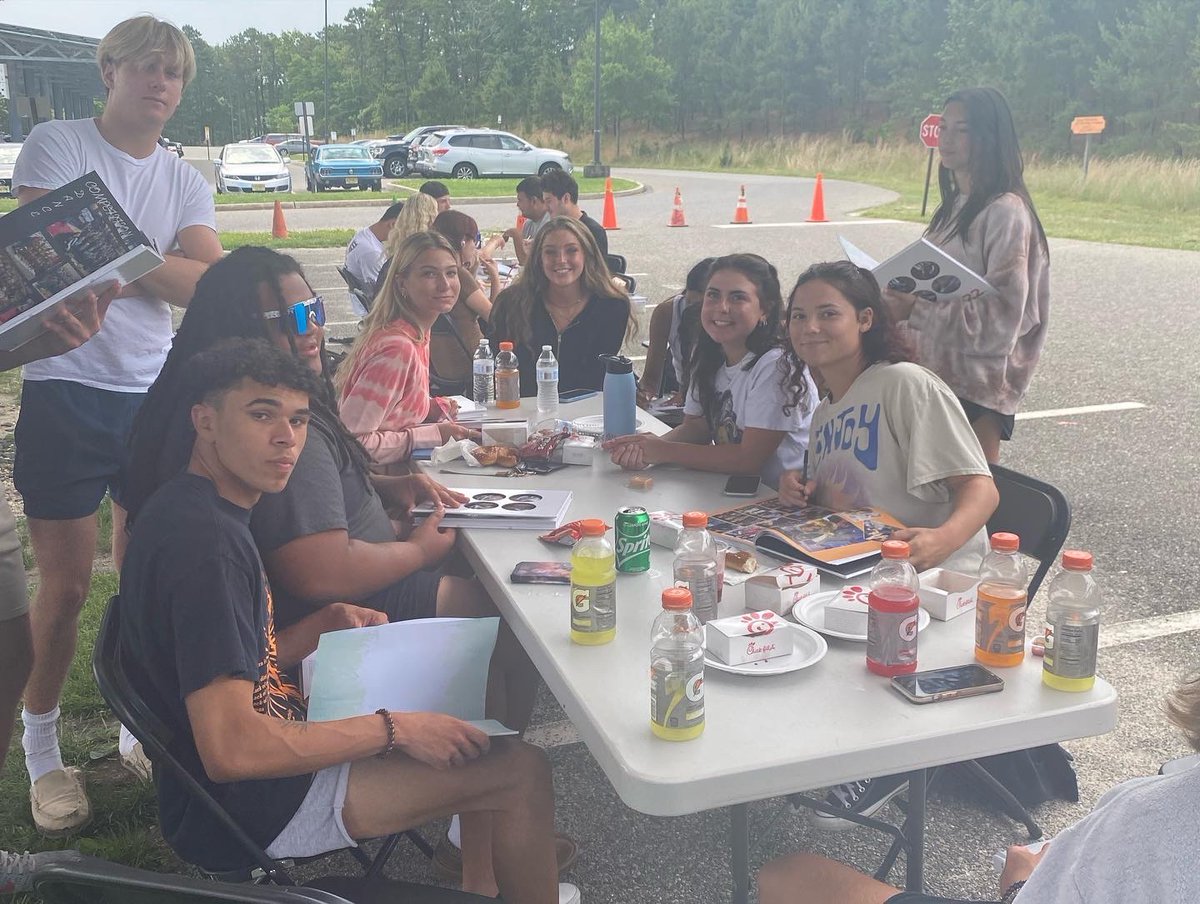 Last days of senior year … 🧡 #Classof2022 #graduation