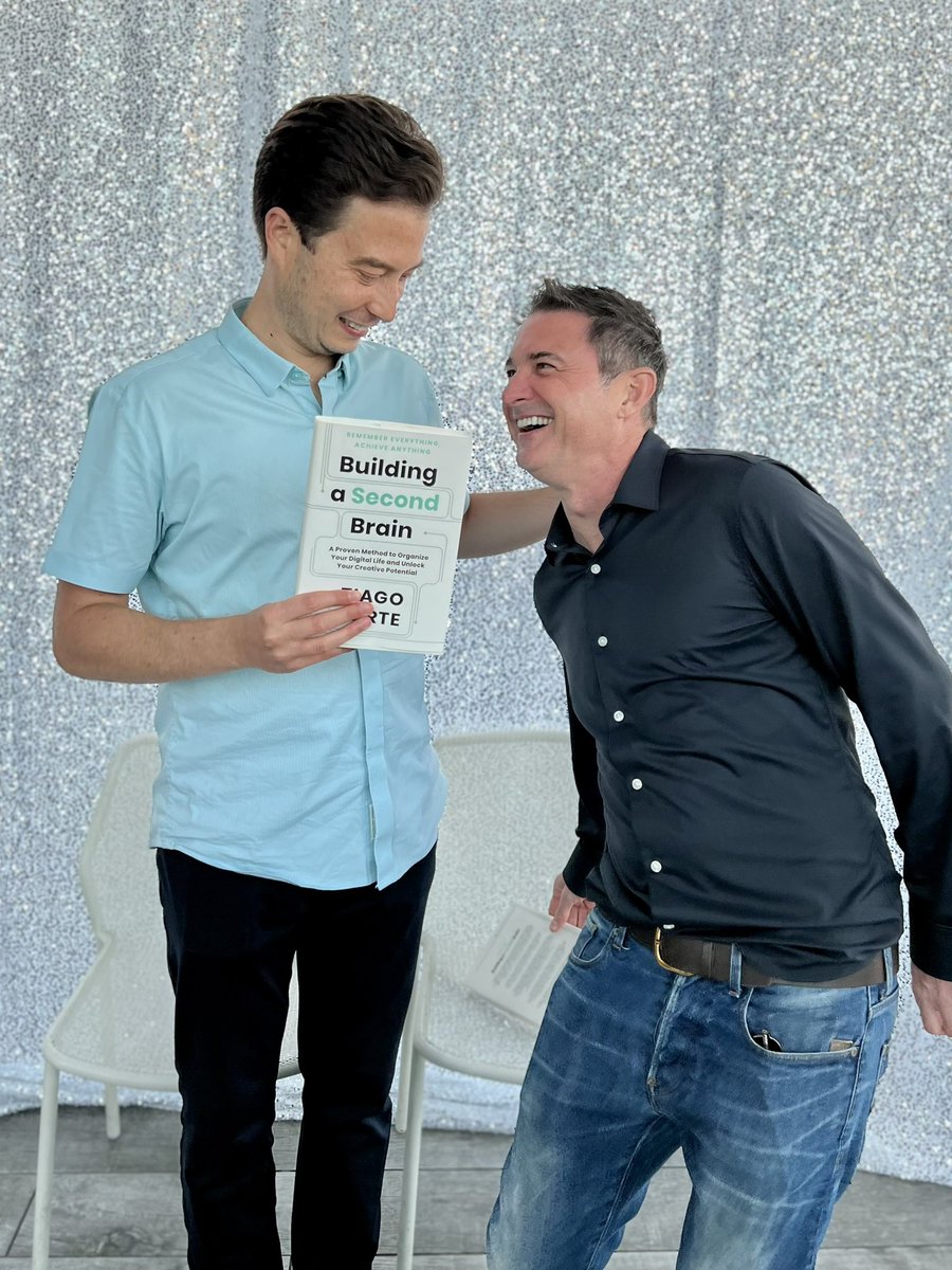 Beautiful night last night to celebrate the book launch of BuildingASecondBrain.com with so many people that helped make it possible. 

Congrats Tiago, <a href="/TheLaurenValdez/">Lauren Valdez, MPH/MCP</a> and <a href="/fortelabs/">Tiago Forte</a>!