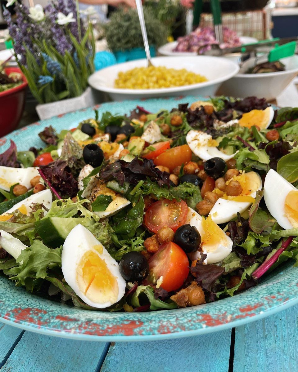 It makes you feel better to eat healthy with a protein packed salad, fantastic colour fantastic ingredients 👍<a href="/HolroydHowe/">Holroyd Howe</a> <a href="/Milen42931651/">Milen</a>