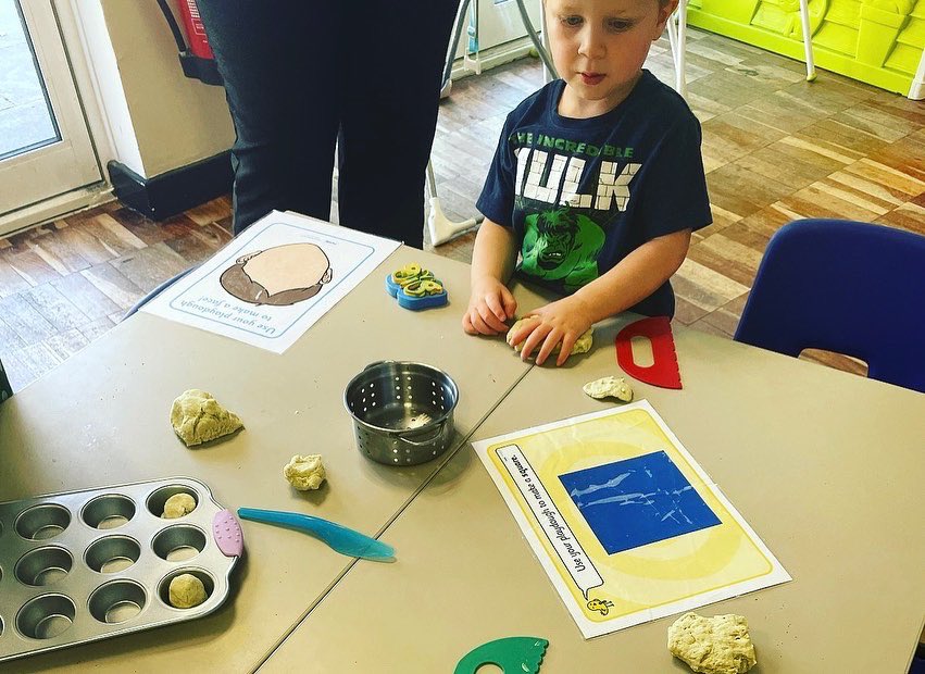 Invicta Park Barracks Stay n Play this morning 

Lots of new sensory resources bought in today and a play dough kind of day 😊 

See you all next Tuesday 📸👇🏼

Gemma 💜🧡 <a href="/36_Engr_Regt/">36 Engineer Regiment</a> @homestartuk