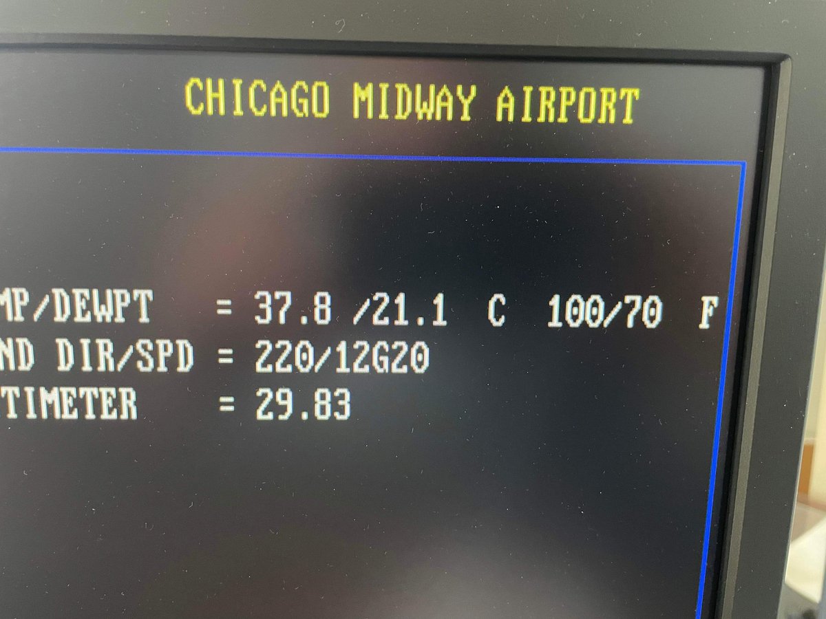 And there it is officially from the south side. For the first time in nearly 3,630 days the city of #Chicago has reached triple digits! #Chicago #Heatwave 🔥🔥🔥
