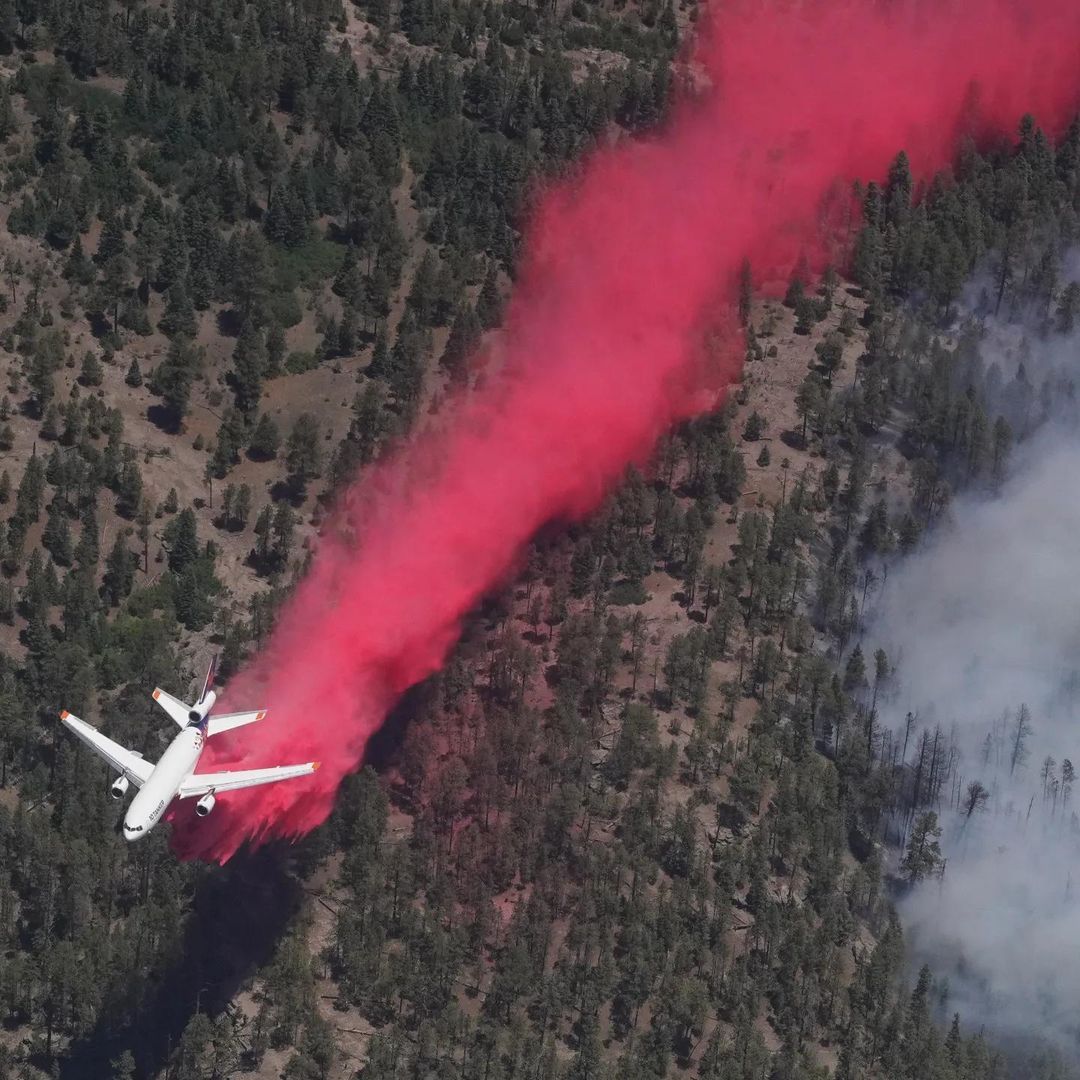 Ten_Tanker's tweet image. Photos from the #AirAttack perspective of the #MidnightFire in #NewMexico by @benjihegg.

#ReadyToServe #inthistogether #wildfireready #wildfireseason2022 #fireseason #aviationphotography #aviationdaily #aviationlovers