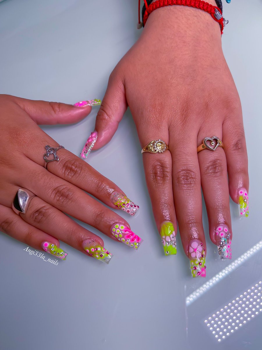 angi33la_nails's tweet photo. Wow oh wow I had such a blast doing this set ๐๐โจ #DallasTX #gelx #nail #pinknail #rhinestone #Trending #nails #nailart #nailsofinstagram #blooming #glitter #Pink #beauty #dallasnails #lewisvillenail https://t.co/FhHBeqyTJI