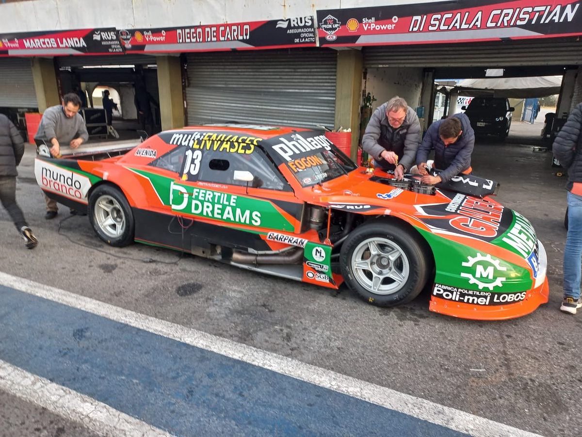 vueltaprevia's tweet photo. En el Mouras de la Plata hay intensa actividad ya que se encuentran probando @jbdebenedictis , @diegoazarok y Christian Iván Ramos de cara a la próxima fecha de TC y TC Pista.

A las 19:00 ampliaremos en Vuelta Previa. https://t.co/uMgQwKVNEV