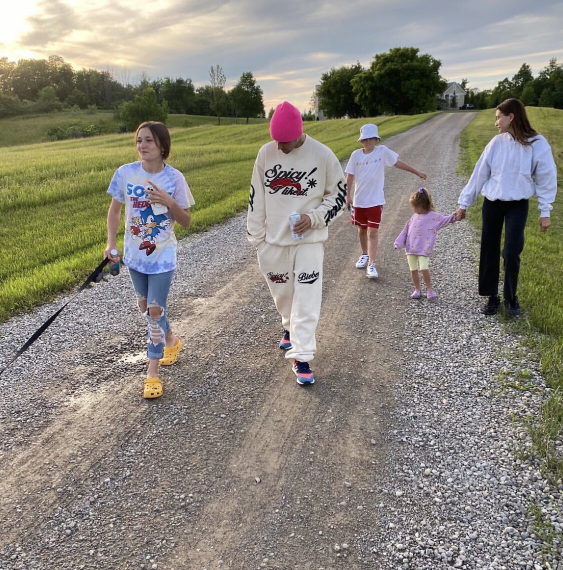 JBCrewdotcom's tweet photo. Jazmyn Bieber via Instagram:
Family walks ❤️ https://t.co/3FWsZkyt5x