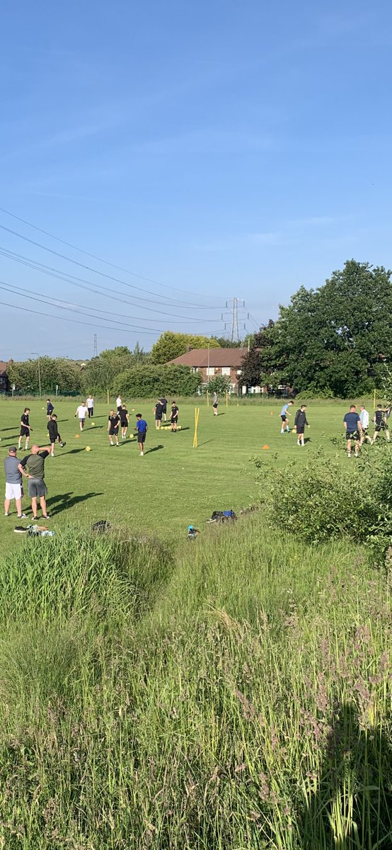 Great first session tonight from <a href="/nidger/">Neil Hart</a> and the staff. With a fantastic turn out! Keep up the effort lads 👍🦅