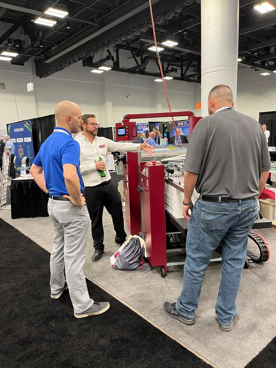 foil_fx's tweet photo. So many good conversations happening on the Amplify event floor! Print and packaging embellishments are grabbing attention - here at our event AND with consumers at the retail shelf and in their mailboxes. #GetAmped #AmplifyPrint @AmplifyMyPrint https://t.co/3F2yNg6CyR