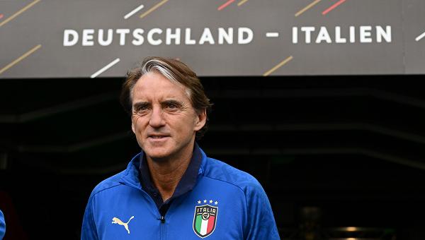 il__Mauro's tweet photo. Cari giocatori, vergognatevi e chiedete scusa in ginocchio a tutti i nostri connazionali in Germania per la penosa partita di stasera.
Mancini, dopo l'eliminazione dal mondiale e la partita di stasera una persona seria si dimetterebbe, veda lei.
#GermaniaItalia  #Mancinidimettiti https://t.co/RQdWIN43XL