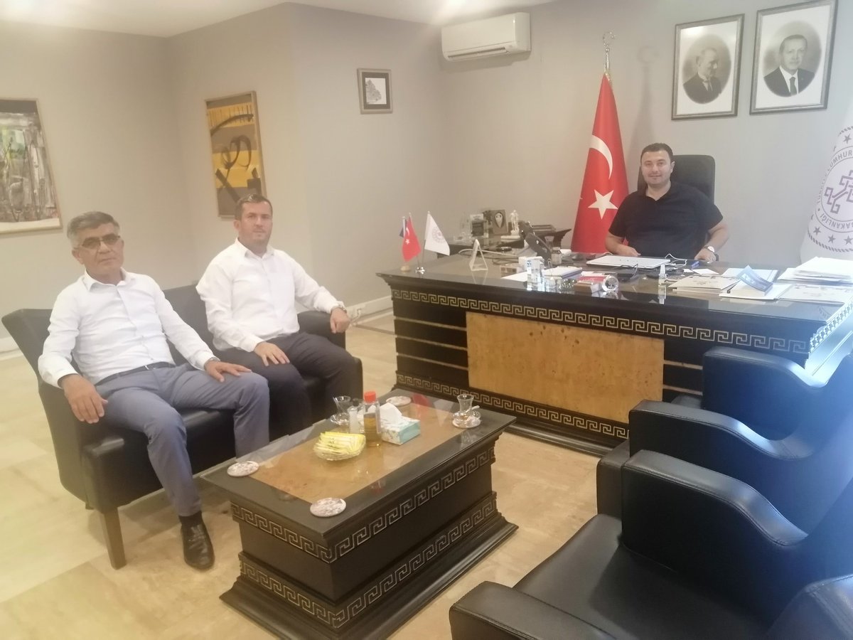 İl Kültür ve Turizm Müdürümüz Dr. Candemir Zoroğlu'nu Ulaştırma Hizmetleri Esnaf odası Başkanımız Hamza Ustaer ile Birlikte Makamında Ziyaret ederek kendilerine yeni görevlerinin hayırlı olsun dileklerimizi ilettik, çalışmalarında başarılar dileriz. 
#kaşesnafodası 
<a href="/adlihandere/">Adlıhan DERE</a>