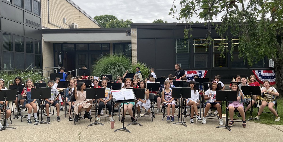 Commack Road ES tweet media