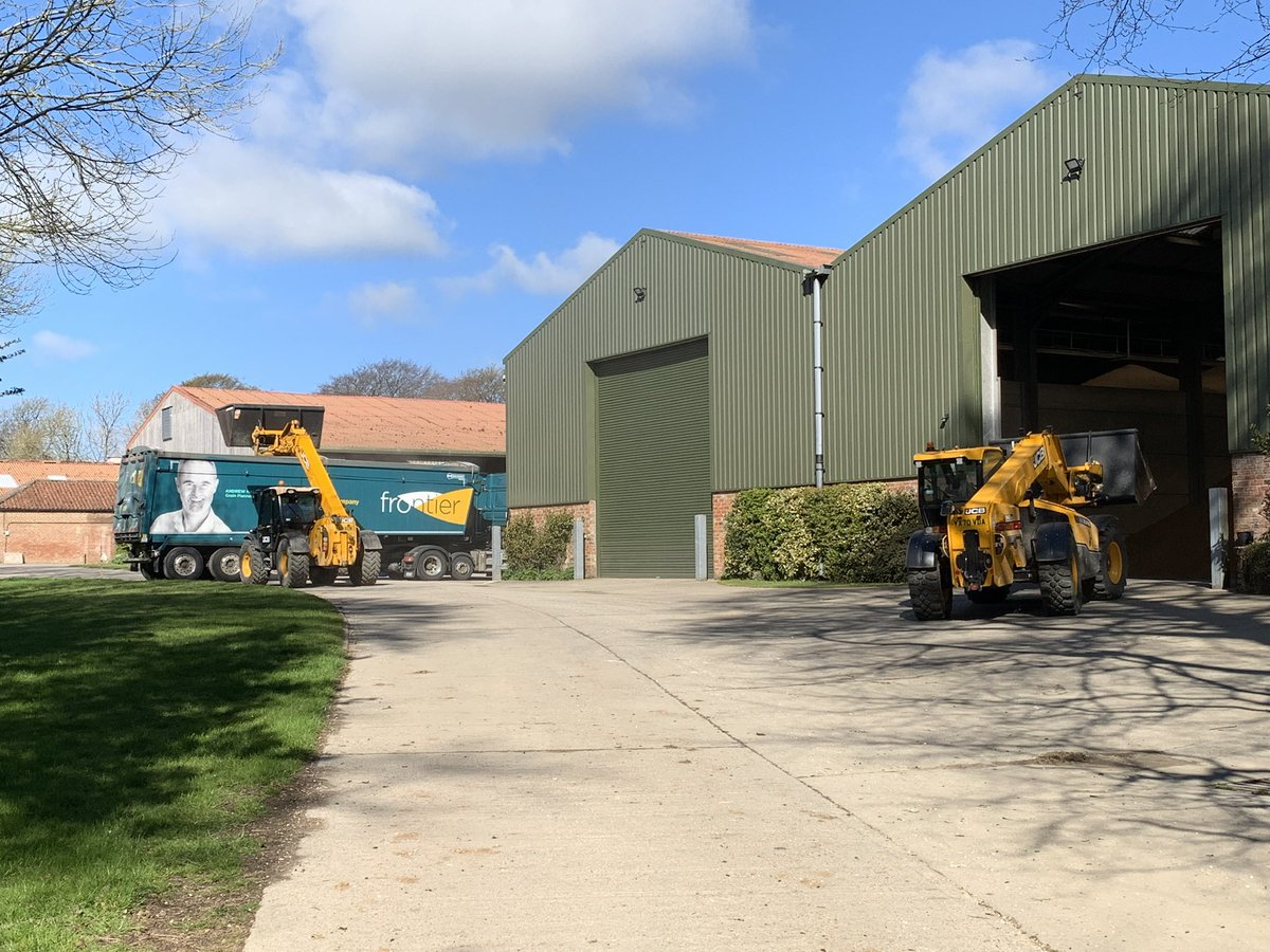 We’re recruiting for an experienced tractor 🚜 driver / #Arable Operator - Any RT’s across #Farming 🌾contacts appreciated. #Job #Agriculture #Yorkshire based with #LongTermProspects See further info;