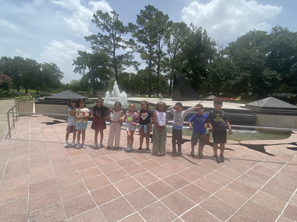Mrs_KCastillo's tweet photo. Our student had such a fun and enriching time today at @hmns !🦖🦋🪐#SLI Summer Language Institute @KISD_Multling @kleinisd @Kathy_Vergara2 @aishaansari29 https://t.co/7O6tsk7qnp
