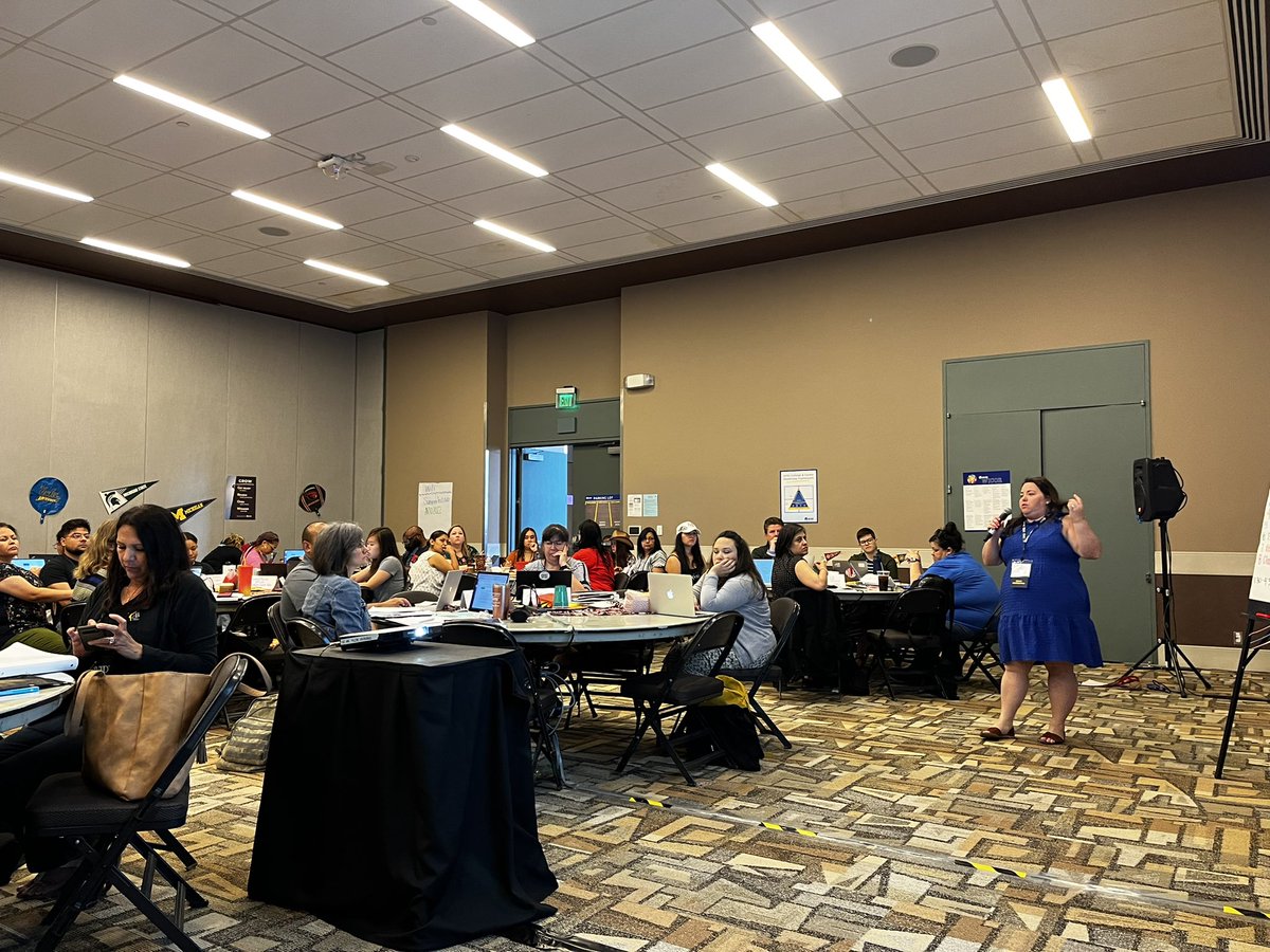 AVIDHarold's tweet photo. #AVID4Possibility @AVID4College    A-L-L room C148 - BEST participants ever!! https://t.co/FLL7tVy6Fm