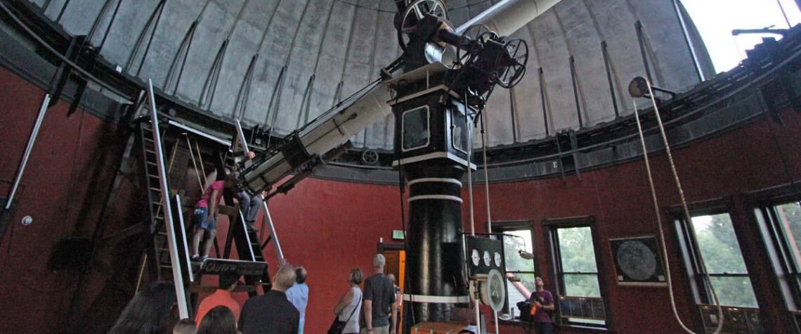Great news, #Denver:  ✨Public nights are back! ✨
You can now make reservations again for small groups to view the heavens through our historic 20" telescope. Tues and Thurs nights are available starting in July! Vax &amp; registration required. Details:
denverastro.org/public-night-r…