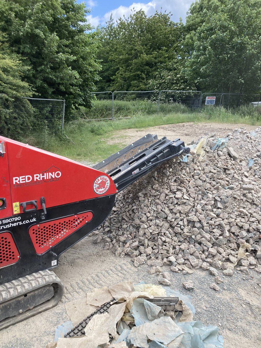 LandKWarcup's tweet photo. Leven Sports Hall -  ♻️ Busy weekend removing old concrete garage bases, crushing the concrete and recycling it to help build up low areas on the car park redevelopment ♻️ @DoosanEquipment #recycle 
Thanks to @Psmplantagri for the hire of the @RedRhino011 crusher, great machine https://t.co/nckmuno9GR