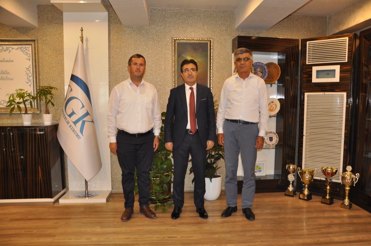 Antalya Sosyal Güvenlik Kurumu İl Müdürümüz  Beyazıt ABLAY' Ulaştırma Hizmetleri Esnaf odası Başkanımız Hamza Ustaer  ile Birlikte Makamında Ziyaret ederek kendilerine yeni görevlerinin hayırlı olsun dileklerimizi ilettik.
#kaşesnafodası
<a href="/adlihandere/">Adlıhan DERE</a>