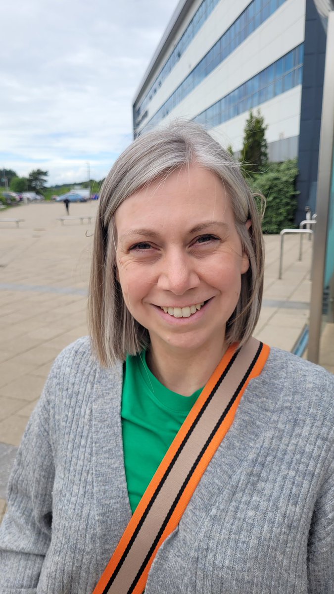 chrisum83's tweet photo. First post on twitter and it had to be about my other half. She finished her course today and did amazing getting an A in her graded unit. Congratulations @NicNak710 #slcek https://t.co/PpPE92Yhrq