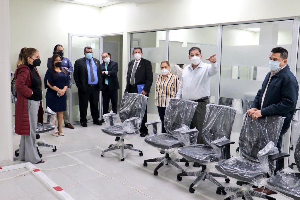 CortedeCuentas's tweet photo. El Presidente y Magistrados verificaron hoy los avances en el equipamiento del Centro de Investigación y Capacitación #CINCAP. El proyecto contará con aulas modernas con tecnología avanzada para capacitaciones virtuales y presenciales, entre otros. https://t.co/qHFJLerXFo