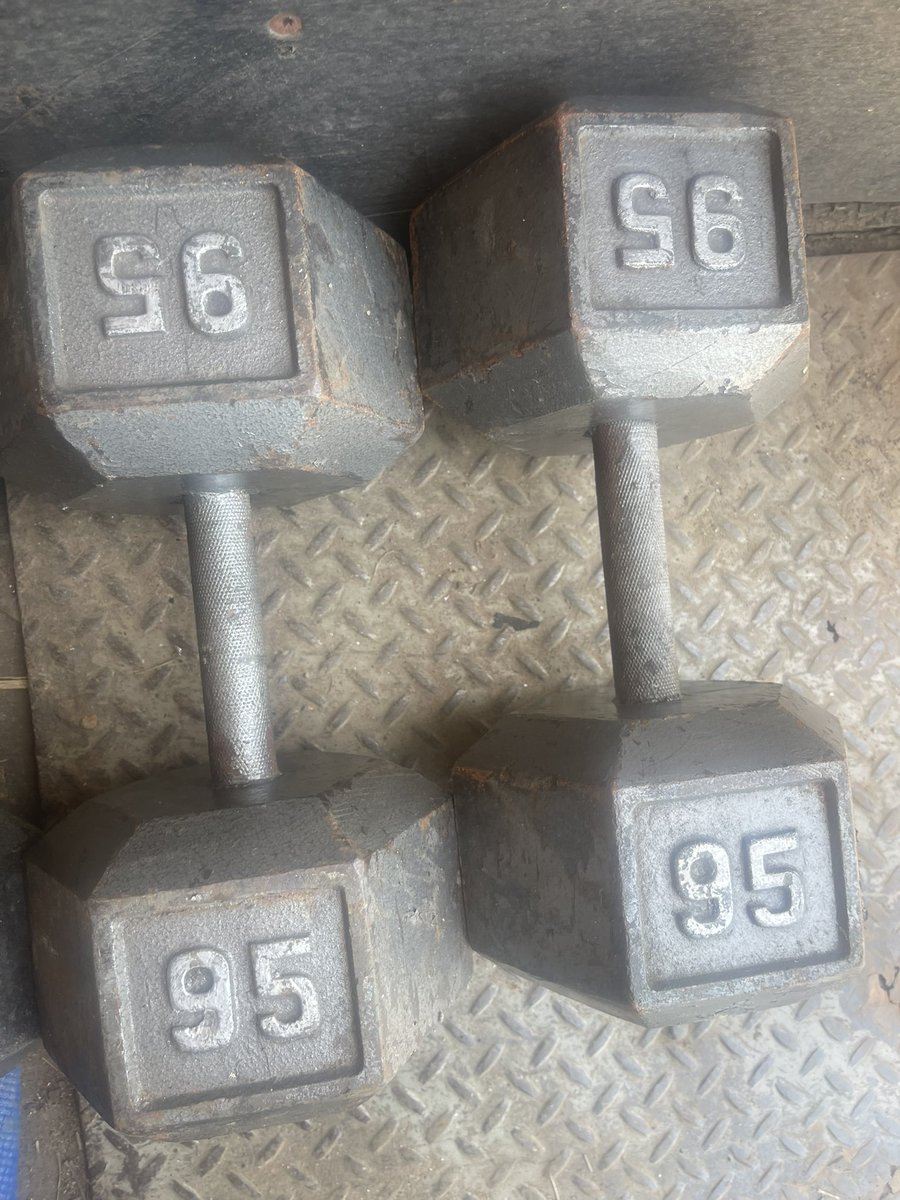 AyersBuildAGym's tweet photo. $1 per lb https://t.co/Zi3ddD8STO