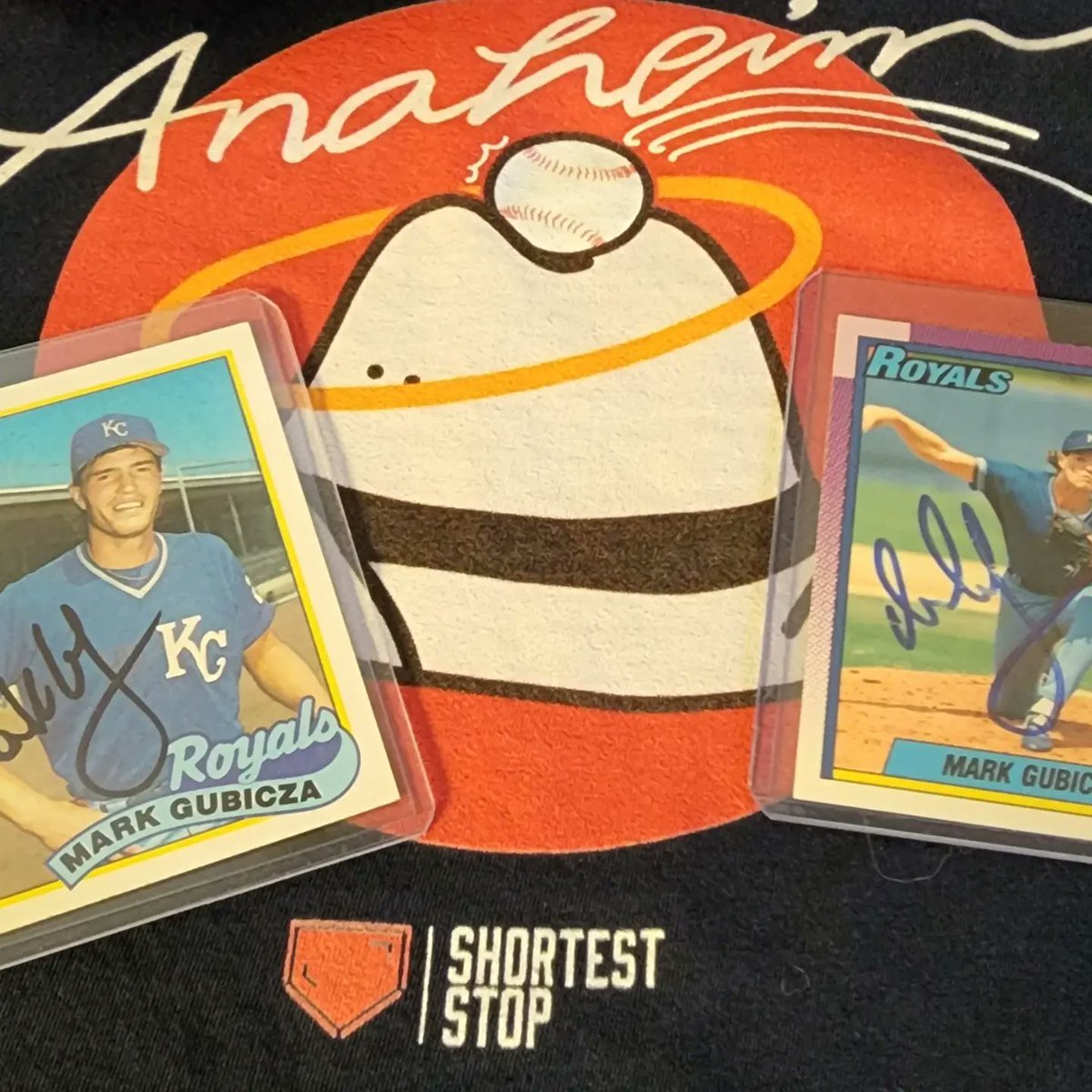 ShortestStop's tweet photo. GUBIE TUESDAY GIVEAWAY

WINNER WILL GET A SIGNED MARK GUBICZA BASEBALL CARD

To Enter
-Follow me
-Like this post
-Retweet

Winner will be chosen in a few days

#GoHalos https://t.co/5QlZyf7EBW