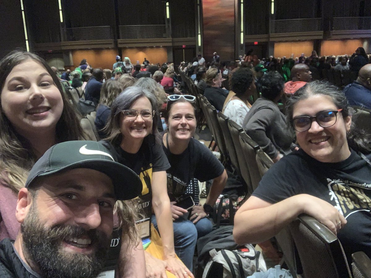 BeckyBaker414's tweet photo. Back row shenanigans @ general assembly #AVID4Possibility #avidfamily #FossilHillPride https://t.co/wJi17atfpd