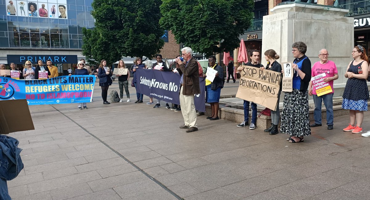 Stop the flights! No #RwandaDeportation.
Today in Coventry with <a href="/AntiRacismDay/">Stand Up To Racism</a> and <a href="/FIRMCharter/">Solidarity Knows No Borders</a> #EndTheHostileEnvironment