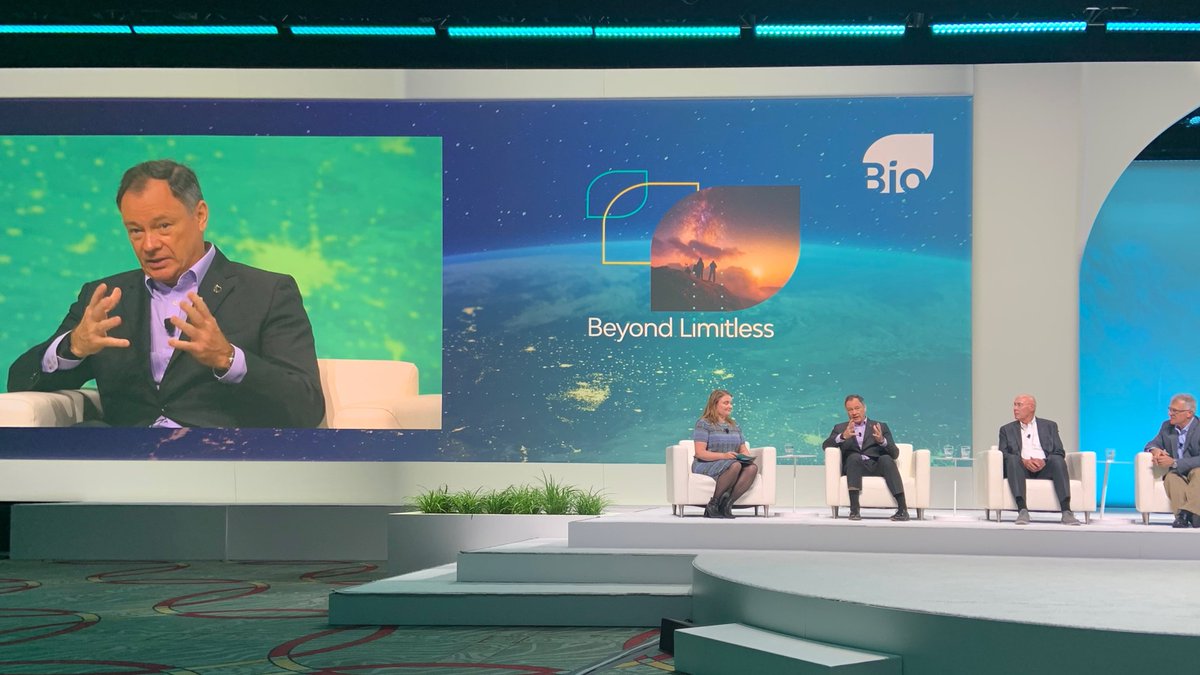 Axiom_Space's tweet image. Today, Axiom Chief Astronaut @CommanderMLA participated in panel discussion at #BIO22, discussing how astronauts working aboard the @Space_Station are taking biotechnology R&amp;amp;D to new heights.