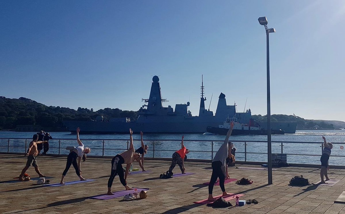 Wowsa!! What an awesome picture! <a href="/britainsocean/">Britain's Ocean City</a> in the sunshine. 🙏 ⚓️⛴🧘‍♀️🧘🧘‍♂️ 🙏 to Karen Ashtanga yoga #Plymouth