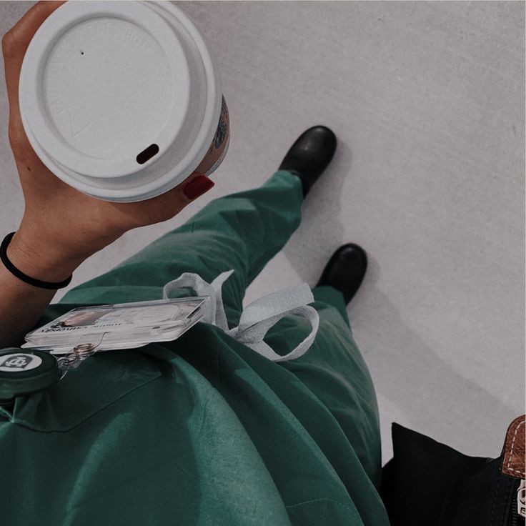 LuaPhillip's tweet image. Nenem foi dormi com papai entao hoje é plantao noturno cuidando de outros nenens