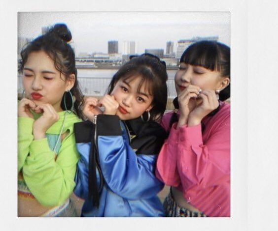 kanehikiri1202's tweet photo. アイサケ👸🏻👸🏻👸🏻
デビュー１周年記念日まであと！！
　　　　
　　　　　《８日》
ヤバいな笑笑
見返したり、想い出したりするだけで自分の涙腺ダムが溢れそう笑笑
@iscream_ldh  #iScream
#iScreamdebut
#iScream1stanniversary
#アイサケ623 https://t.co/a1PqQx5lCG