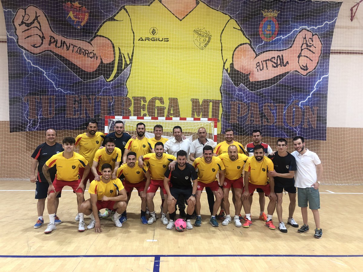 puntarronfs's tweet photo. VISITA INSTITUCIONAL |

El Alcalde y el Concejal de Deportes visitan al equipo en nuestro segundo entrenamiento de la semana. El Alcalde le ha mostrado al cuerpo técnico y a los jugadores el apoyo del @AyuntamientMula y el pueblo de Mula para el importante partido del Sábado.🤜🏽🤛🏽 https://t.co/Yde24aeqTN