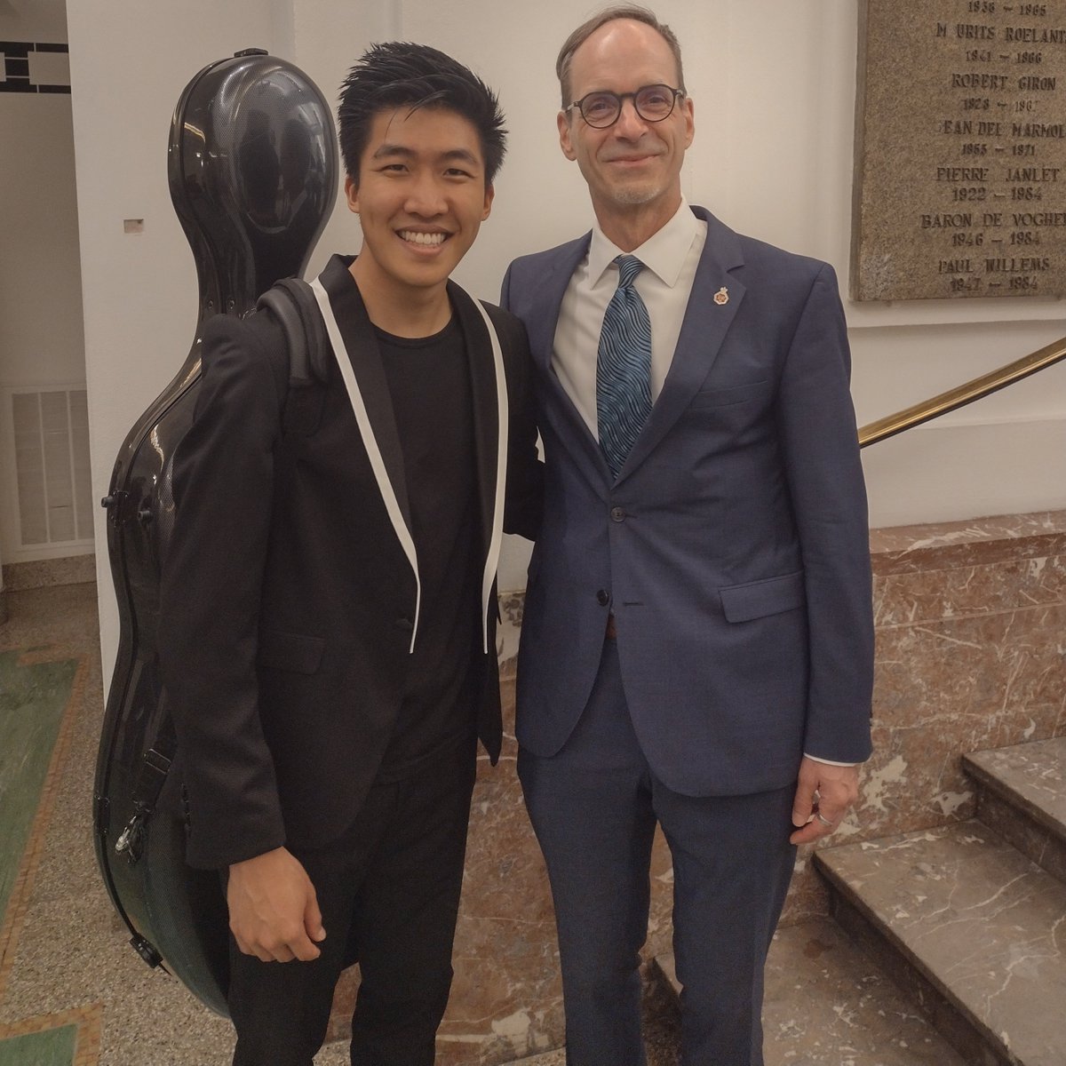 gendroa1's tweet photo. Captivating and passionate concert 🎼by the winners of the @qelisabethcomp #cello2022 the 🇨🇦#BryanCheng delighted the audience of the Palais des Beaux-Arts!👏👏👏 https://t.co/NJPo87VtcZ