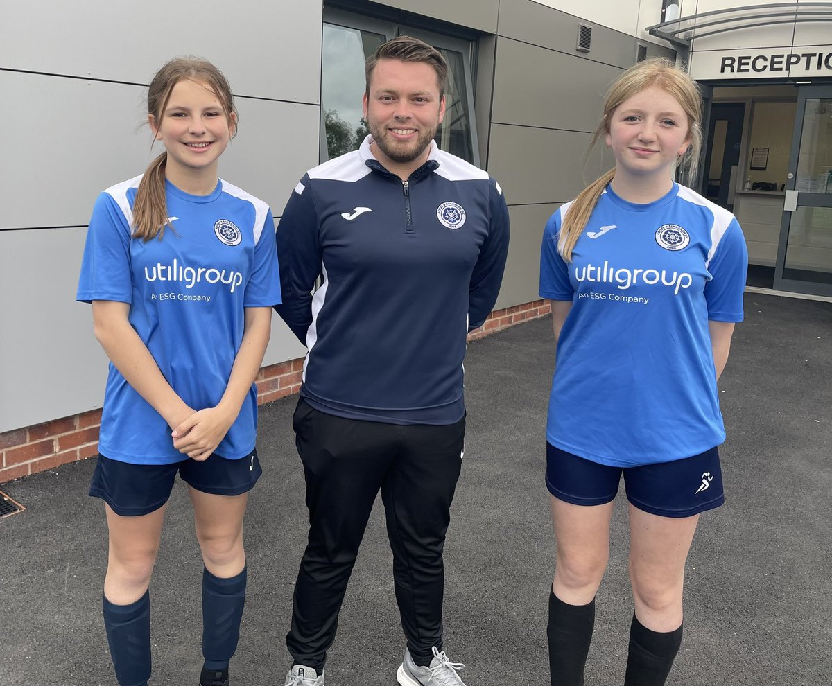 JoeConway97's tweet photo. Same girls, same attitudes, new club. Big things to come! #MyHeroesMyMates 👀 https://t.co/4OAwdBR2oU