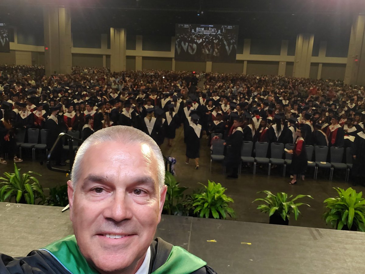 apexfriendship's tweet photo. Last graduation- Wight out! https://t.co/CF0auJwqgm