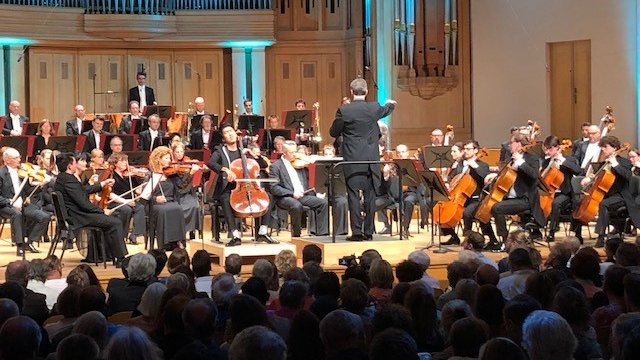 gendroa1's tweet photo. Captivating and passionate concert 🎼by the winners of the @qelisabethcomp #cello2022 the 🇨🇦#BryanCheng delighted the audience of the Palais des Beaux-Arts!👏👏👏 https://t.co/NJPo87VtcZ