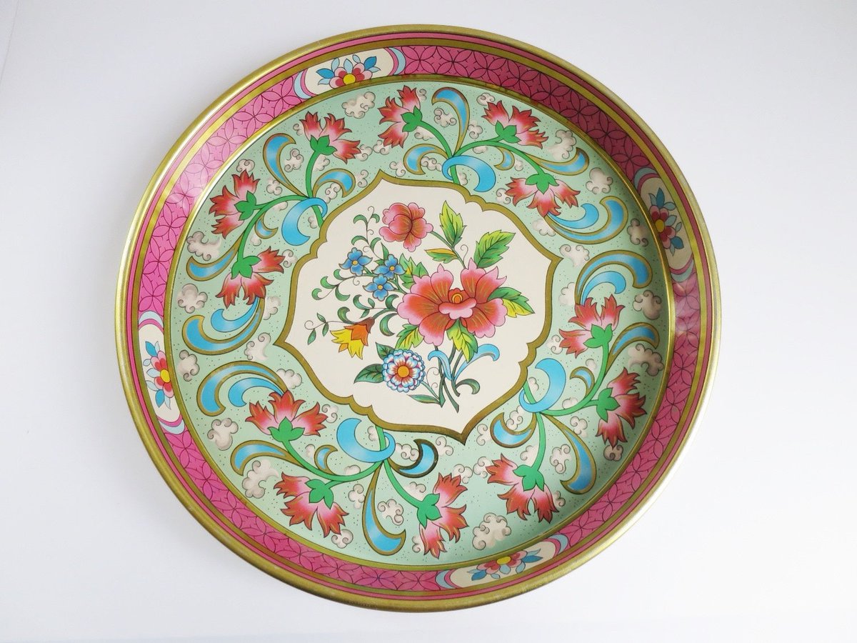 SwirlingOrange1's tweet photo. MCM Daher Tin Tray or Wall Decor, Hostess or Housewarming Gift, Large Lithograph Decorative Tray https://t.co/p5bS3hH3Ax #TeamvintageUSA #TMTinsta #Dad22 #EtsyTeamUnity https://t.co/XQXhQi504W