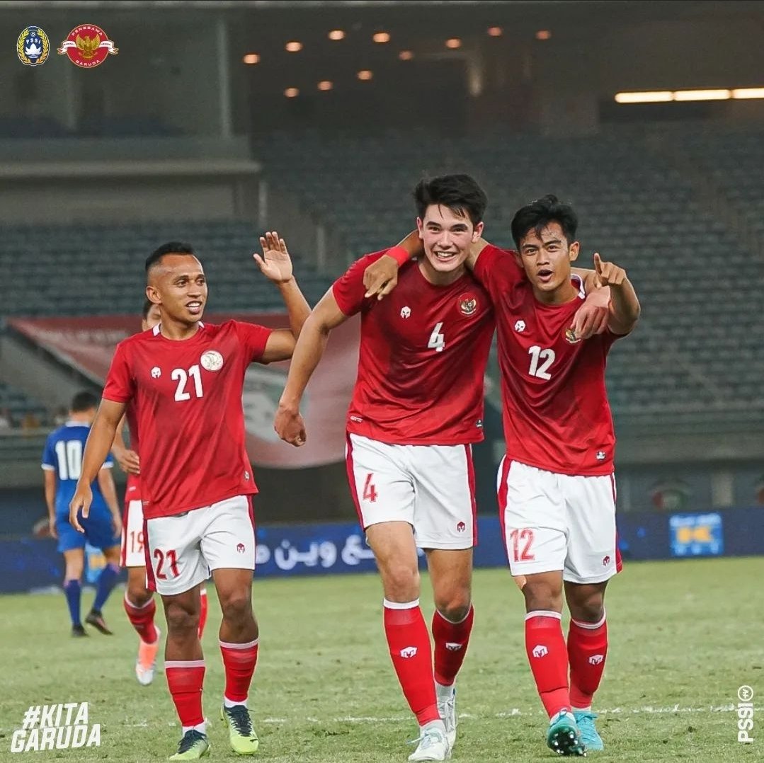 andybaguss's tweet photo. Kasih jempol 7 👍#KitaGaruda #TimnasDay  #PialaAsia https://t.co/SioFENl2Js