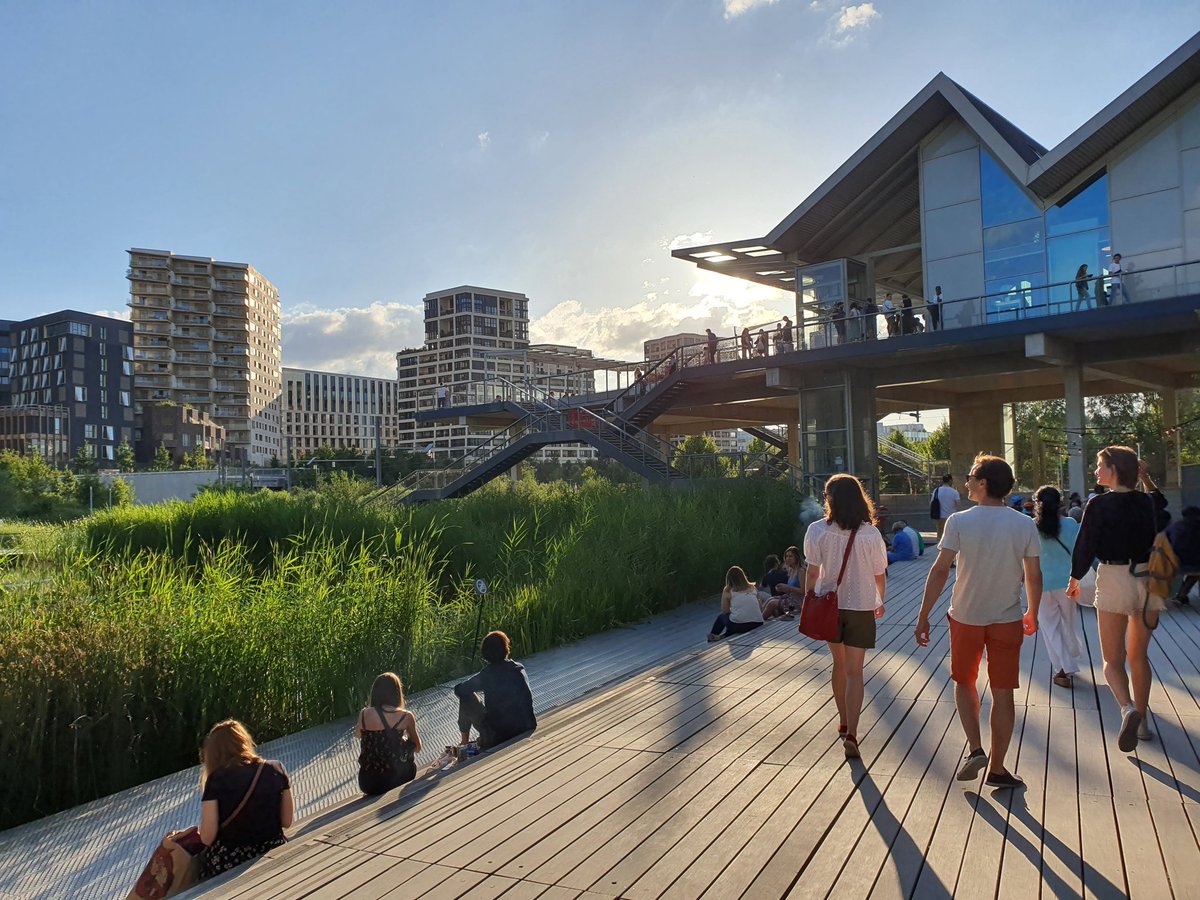 Quelques vues du #Paris qui change et se bonifie avec le temps : Berges de Seine, parc Martin Luther King aux Batignolles... hommage à toutes celles et ceux qui ont oeuvré à ces projets urbains au long cours. Patience et longueur de temps font plus que force ni que rage