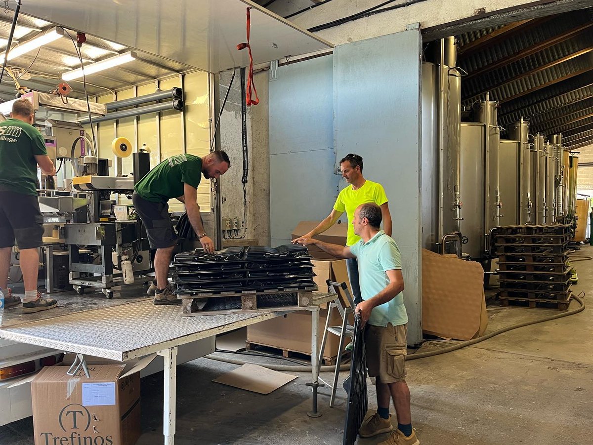 Bottling Arcturus 2021 today. Will then bottle age here until release in time for Christmas 2023.
#chardonnay #wildferment #bio #aoclimoux