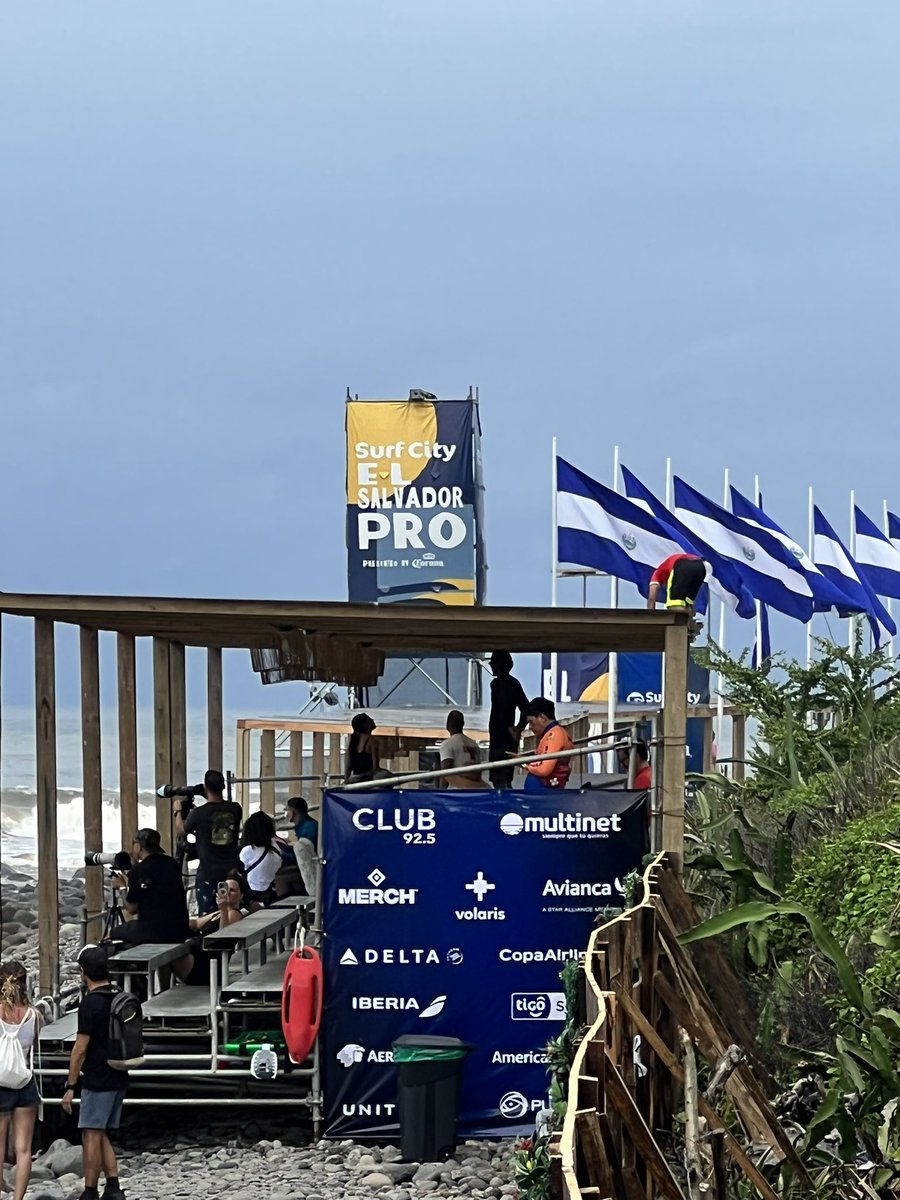 Great to be with Tourism Minister  <a href="/MorenaValdezSV/">Morena Valdez 🇸🇻</a> at the <a href="/wsl/">World Surf League</a> #SurfCityElSalvadorPro exploring ways to partner with <a href="/MITURElSalvador/">Ministerio de Turismo</a> to promote local, sustainable and inclusive #tourism in #ElSalvador.