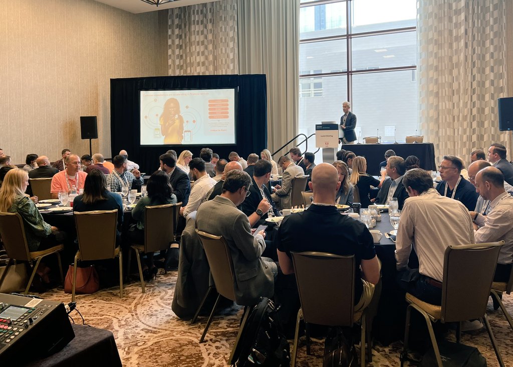 24Notion's tweet photo. Personalization at scale requires a tight connection between data, content and journeys~ @cyoung225 @AdobeExpCloud
#digbanking #AdobeFSI @AmerBanker https://t.co/9CKV3mViNV