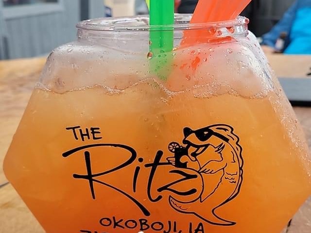 To share or not to share.  That is the question.

TheRitzOkoboji.com

#fishbowls #okobojifishbowls #wheretoeatinokoboji #okobojiiowa #ritzokoboji #pizzaandburgers #barandgrill