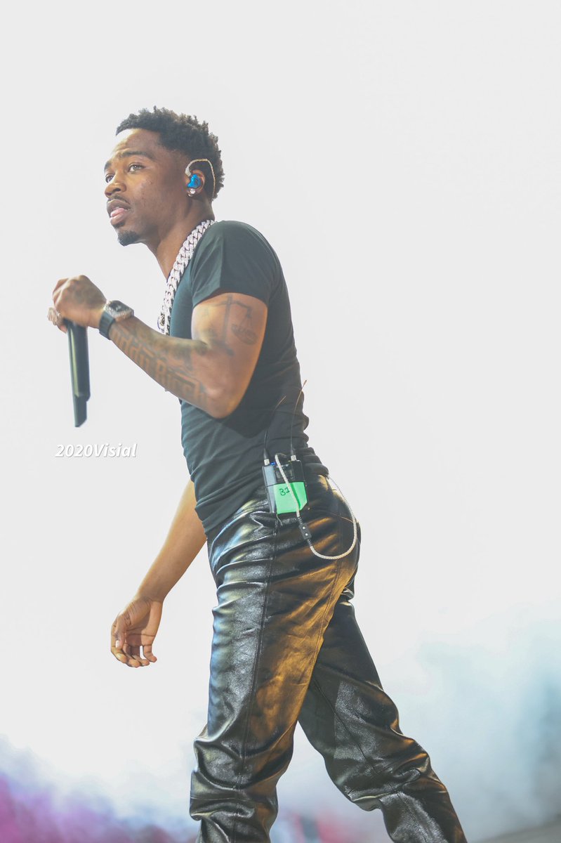 2020visial's tweet photo. Roddy Ricch st summer Jam📸🔥
@RoddyRicch https://t.co/iZJ20QtZN6