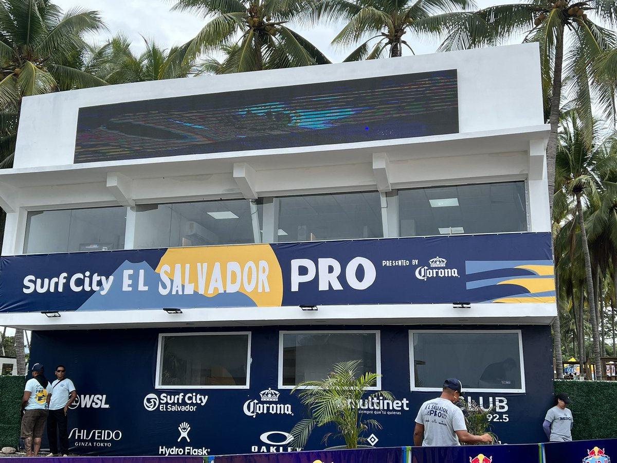 Fue un placer asistir #SurfCityElSalvadorPro de la <a href="/wsl/">World Surf League</a> con  la Ministra <a href="/MorenaValdezSV/">Morena Valdez 🇸🇻</a>, explorando maneras de colaborar con <a href="/MITURElSalvador/">Ministerio de Turismo</a> para promover más #turismo local, sostenible, e inclusivo en #ElSalvador.
