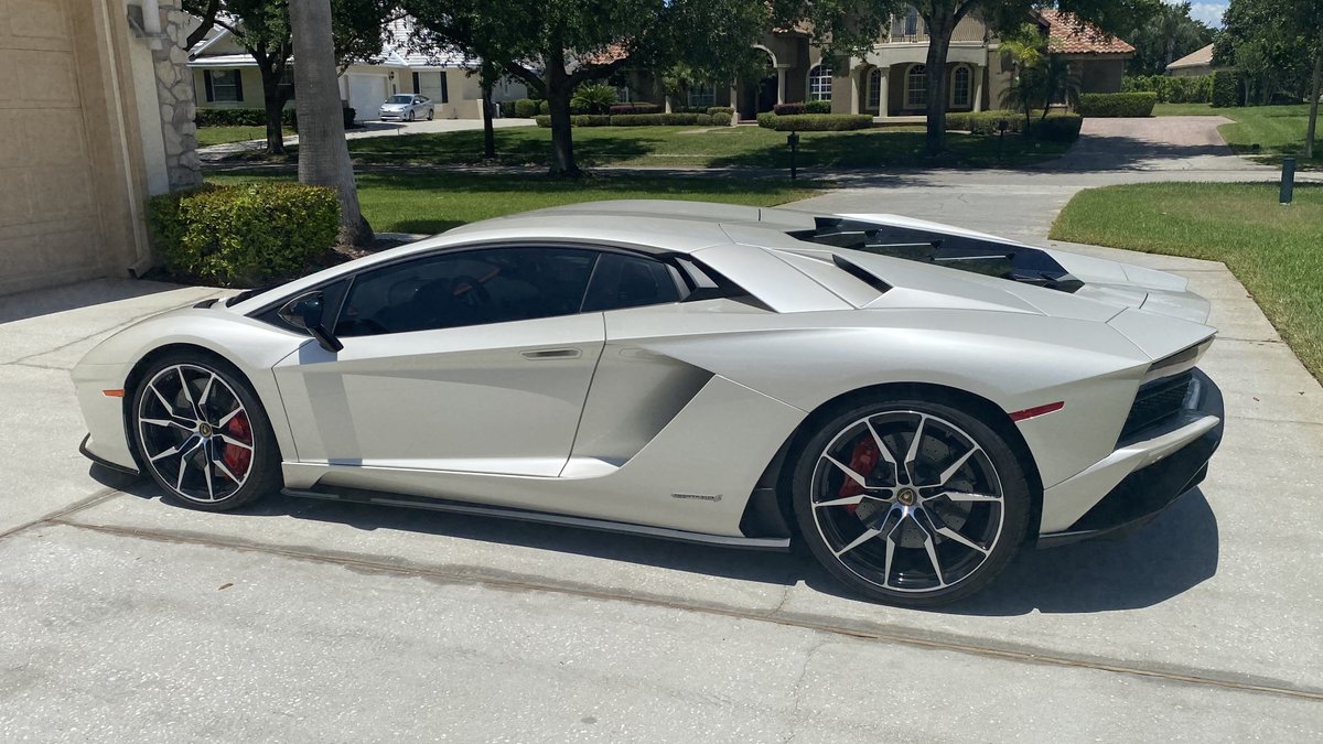 mecum's tweet photo. Tame the raging bull 🐂
▪️More info & photos: https://t.co/fnK9BiBm6F
▪️Register to bid: https://t.co/xbxZd0TjKc
#LamborghiniAventadorS #Lamborghini #AventadorS #LP7404 #MecumOrlando #Mecum #MecumAuctions #WhereTheCarsAre https://t.co/mywP7pQ2P8