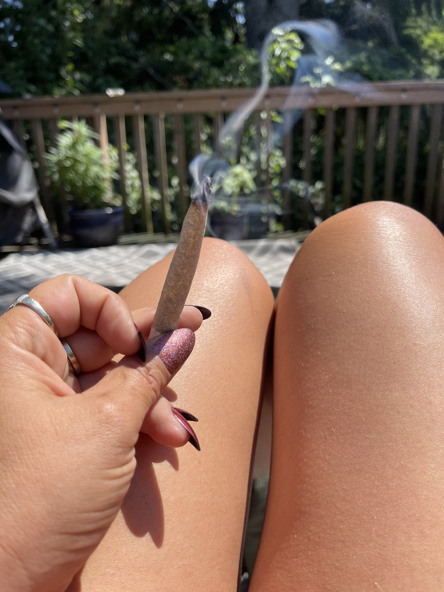 🇨🇦SmokingJen🇨🇦 tweet media