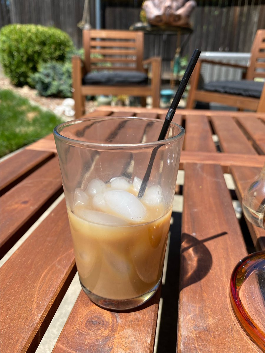 nerdcoffeesac's tweet image. So hear us out…
Donnie Dark Roast iced, maple syrup, soy milk, and hazelnut syrup. 🤤🥵😍