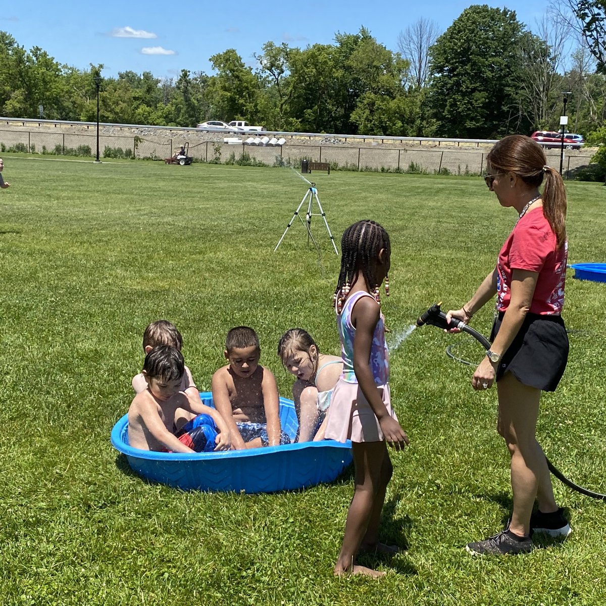 MrsDabek's tweet photo. Kindergarten is going out with a splash! They celebrated their year with a day of fun, smiles and new friends. 🛝 🌳 💦 #BPatriotProud #MacArthurStrong @BCSDMAPrincipal @BinghamtonCSD https://t.co/uTfOG2PpQO