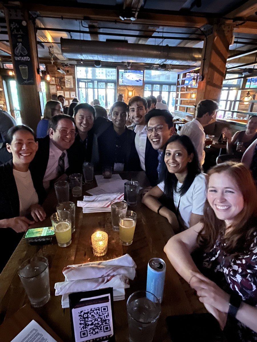 Cheers to the SIR Guidelines App Tiger Team! Finally meeting in person at #SIRBOS22. Download the app here: sirweb.org/practice-resou…