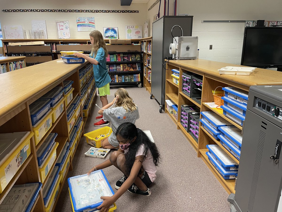 BSTElementary's tweet photo. Each year, following their promotion day, our 5th graders participate in service day. It is a chance for the 5th graders to give back to their school community and say their goodbyes to staff and students. Thank you 5th graders! #alwaysOURbest #serviceday #stars #BeST https://t.co/IIKWqOhTsb
